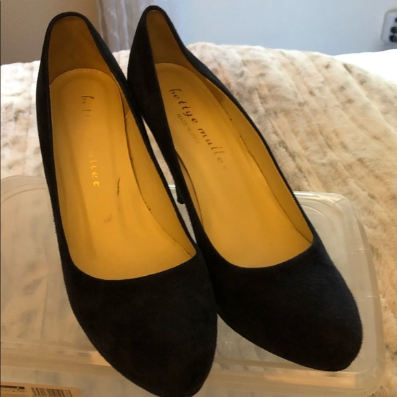 Bettye Muller Navy Suede Heels - Picture 2 of 7